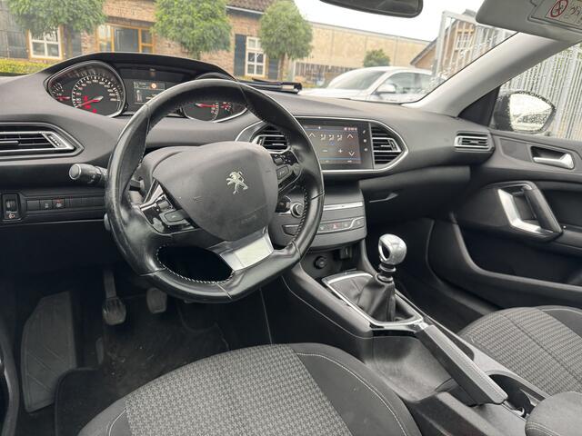 Peugeot 308 PureTech Blue Lease Executive 2019
