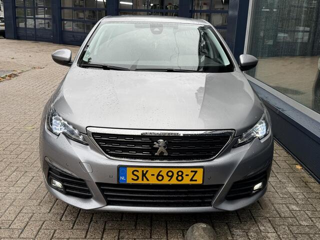 Peugeot 308 1.5 BlueHDi Allure | Buitenkans! | Zeer Zuinige Diesel | Achteruitrijcamera | Parkeersensoren | Dode Hoekbewaking | Full-LED Koplampen | Trekhaak | 16 inch LM-Velgen | Apple Carplay |