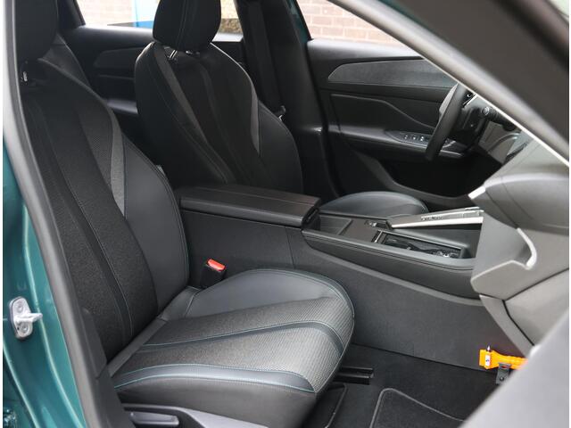 Peugeot 308 130pk Allure Pack | Dodehoekdetectie | Camera | Stoelverwarming | LEER/Stof | Navigatie | AUTOMAAT
