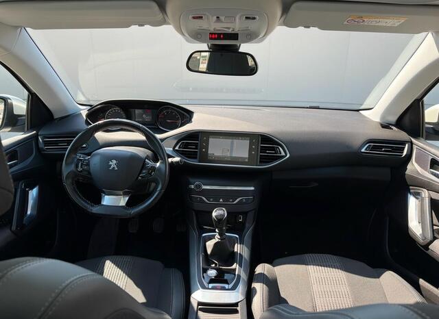Peugeot 308 SW 1.2 PureTech Blue Lease Premium KEYLESS - PANO