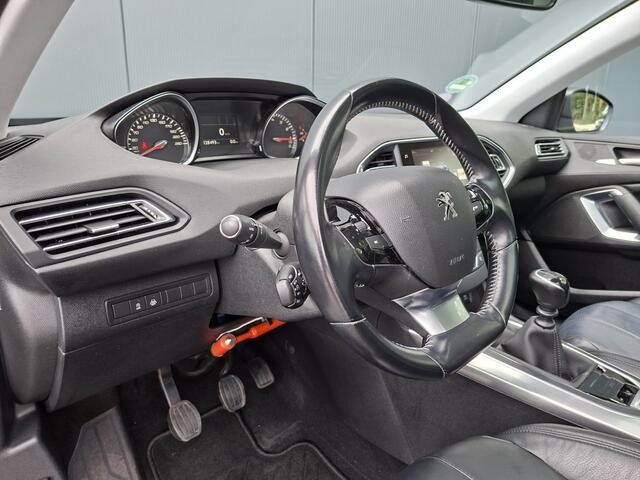 Peugeot 308 SW 1.2 Distibutieriem vervangen | Trekhaak | Carplay | Lederen bekleding | All seasonbanden
