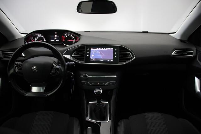 Peugeot 308 SW 1.2 PureTech Executive - Panorama, Carplay, Trekhaak