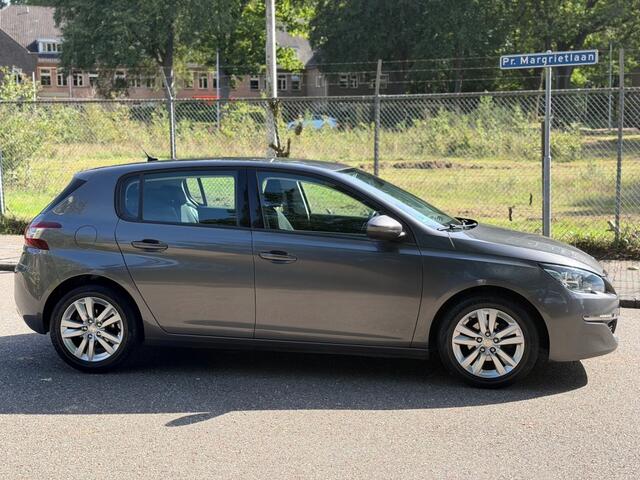 Peugeot 308 1.2 benzine - D riem is V.v - Navi - Airco - PDC !!!