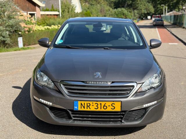 Peugeot 308 1.2 benzine - D riem is V.v - Navi - Airco - PDC !!!
