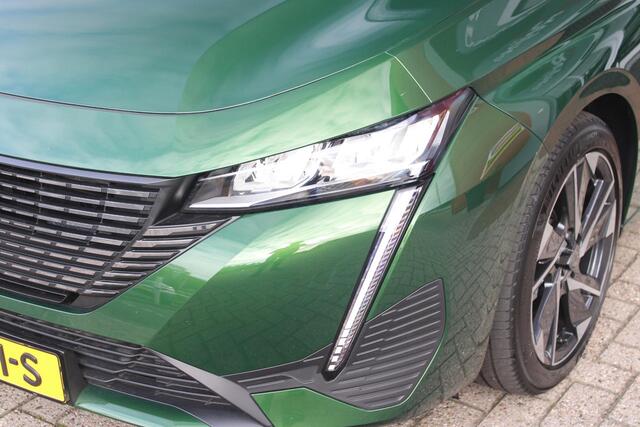 Peugeot 308 1.6 Plug-in Hybrid 180PK ALLURE | ACHTERUITRIJ CAMERA | NAVIGATIE | DRAADLOZE APPLE CARPLAY/ANDROID AUTO | DAB+ RADIO | ADAPTIVE CRUISE CONTROL | 17" LICHTMETALEN VELGEN | CLIMATE CONTROL |