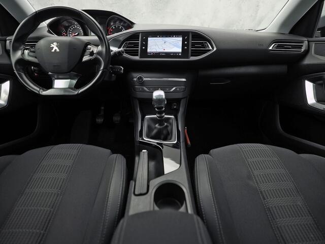 Peugeot 308 SW 1.2 PureTech Luxury Sport (GROOT NAVI, PANORAMADAK, CRUISE, CLIMATE, LM VELGEN, LANE ASSIST, GETINT GLAS, NIEUWE APK, NIEUWSTAAT)