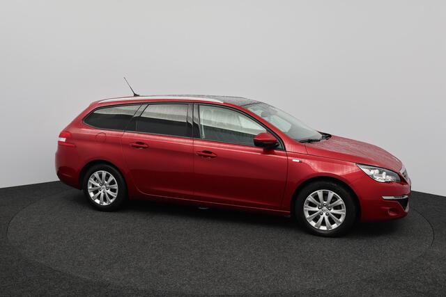 Peugeot 308 SW 1.2 PureTech Style/ D-Riem verv: 128.000 KM!/ DEALER ONDERHOUDEN!/ Trekhaak/ Panorama-Dak/ DAB+/ Extra getint glas/ PDC/ Navi/ Clima/ Cruise/ Bluetooth/ Multi. LEDER. Stuur/ Mistl./ Chroom/ Dakrails.