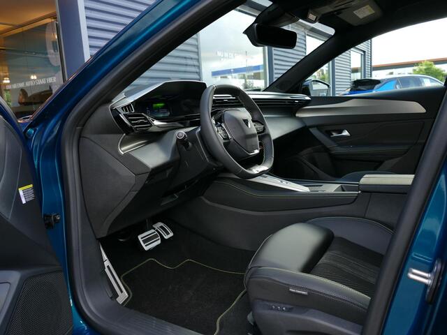 Peugeot 408 1.2 Hybrid 145 e-DCS6 GT | NIEUW | Uit voorraad leverbaar! | 360° Camera | Matrix LED | Alcantara pakket | Stoelverwarming | Memory | Keyless | Elektrische achterklep | 19'' LM velgen