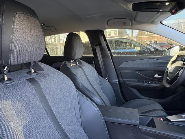 Peugeot 408 1.2 Hybrid 136 e-DCS6 Allure | Keyless Entry | Achteruitrijcamera | Navigatie | LED koplampen | Adaptieve Cruise Control | Climate Control