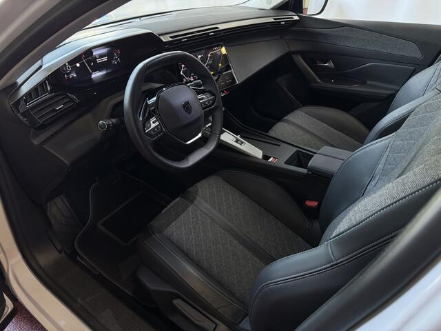 Peugeot 408 ALLURE 130 PK COMFORT NAVI 180. CAMERA LED HALF LEER