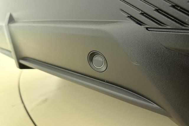 Peugeot 408 1.2 Hybrid 136 e-DCS6 GT | Automaat | 19 inch lichtmetalen velgen | Elektrisch te openen kofferbak | Camera achter | Full led | Adaptive cruise control | Parkeersensoren voor en achter | Keyless entry en start