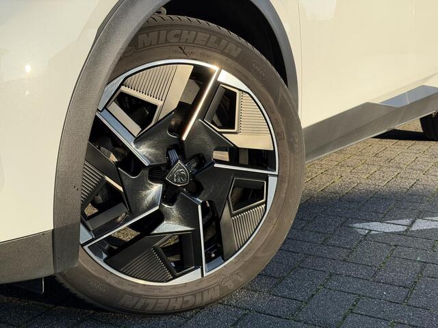 Peugeot 408 GT 1.6 HYbrid 180PK EAT8 Automaat Navigatie, Achteruitrijcamera, Keyless, Parkeersensoren, Stuurwielverwarming, Apple Carplay, Android Auto