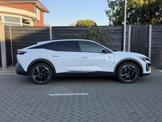 Peugeot 408 GT 1.6 HYbrid 180PK EAT8 Automaat Navigatie, Achteruitrijcamera, Keyless, Parkeersensoren, Stuurwielverwarming, Apple Carplay, Android Auto