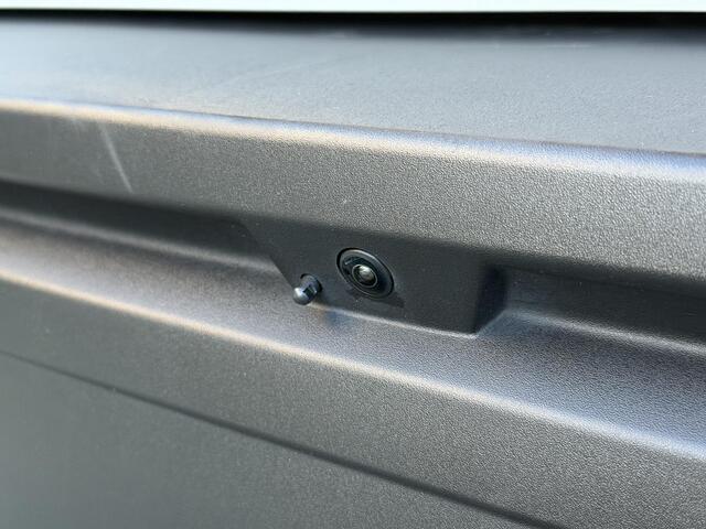 Peugeot 408 GT 1.6 HYbrid 180PK EAT8 Automaat Navigatie, Achteruitrijcamera, Keyless, Parkeersensoren, Stuurwielverwarming, Apple Carplay, Android Auto