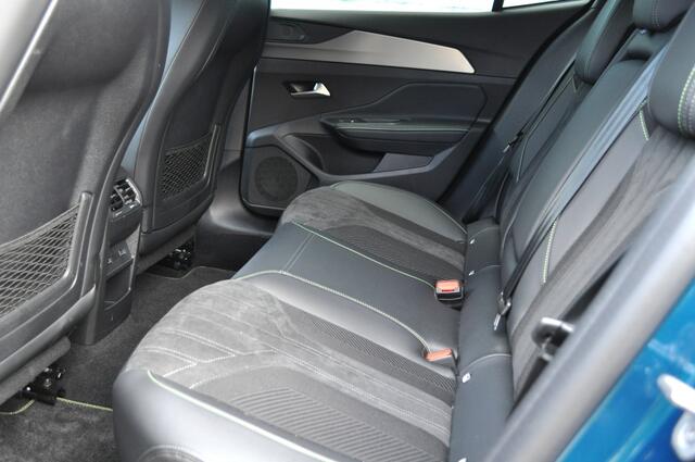 Peugeot 408 1.2 GT Autom Leer/alc elec stoel mass LED rondomz camera