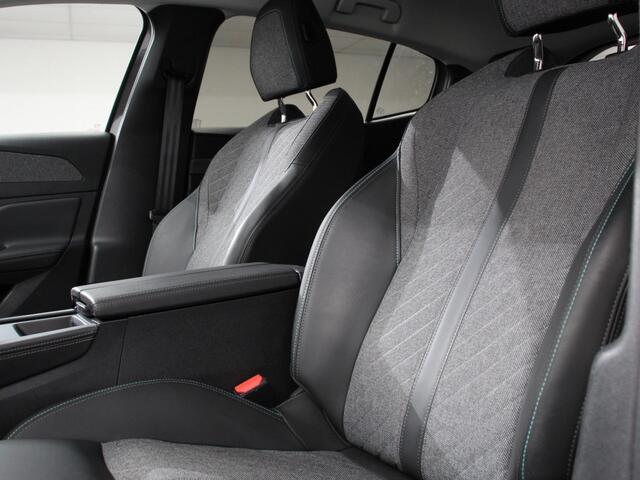 Peugeot 408 1.2 PureTech Allure 130 pk Automaat | DEMO ! | Navigatie | Apple Carplay/Android Auto | Airco | Camera | Parkeer sensoren | Cruise Control | Led | Lichtmetalen Velgen | Stoelverwarming