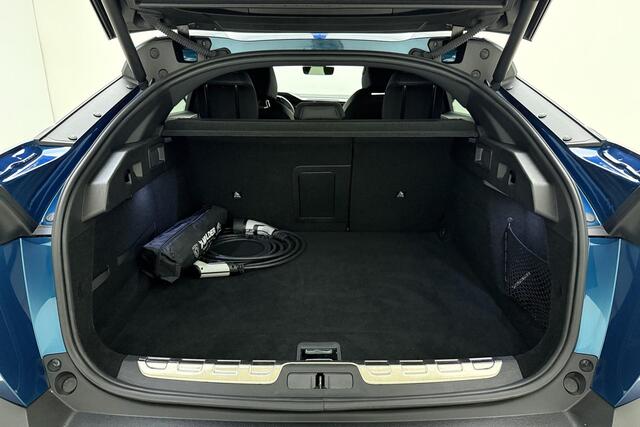 Peugeot 408 1.6 HYbrid GT 225pk EAT8 First Edition | Adaptive Cruise Control | Matrix LED | Stoelverwarming | Verwarmd stuurwiel | Handsfree achterklep | Keyless Entry & Start | AGR Bestuurdersstoel | Camera | 20'' ''Monolithe'' velgen | 1e Eigenaar