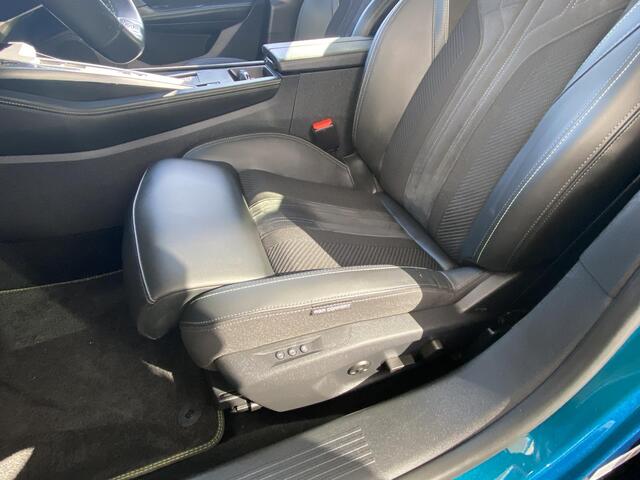 Peugeot 408 1.6 Hybrid GT | Elektr. achterklep | AGR Comfortstoel met geheugen | Achteruitrijcamera | Keyless Entry | Navigatie | 20'' velgen | Adaptieve Cruise Control