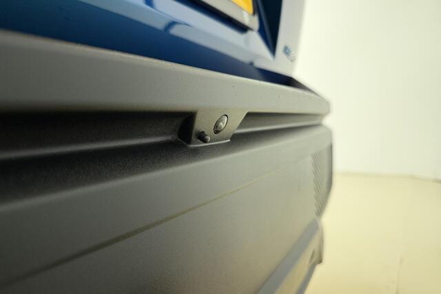 Peugeot 408 1.6 HYbrid GT 225 EAT8 First Edition Nappa Leer l AGR l Stoelverwarming- en Massage l Trekhaak l Camera l LED l 3D i-Cockpit l Adaptive Cruise Control l Climate control l Wireless Apple Carplay & Android Auto l