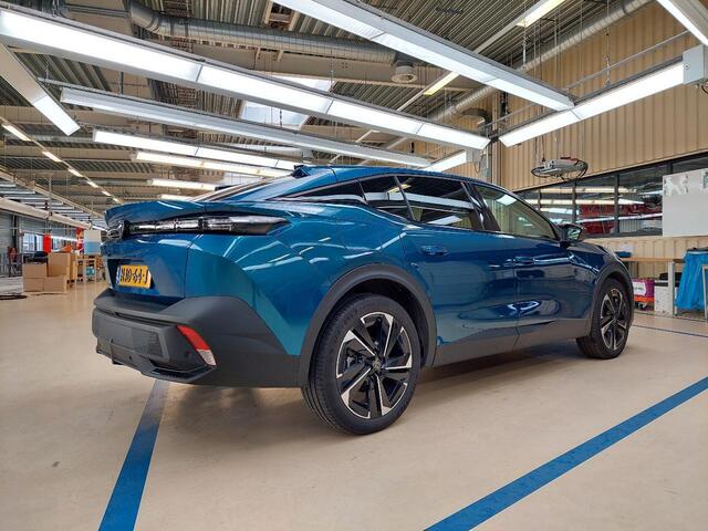 Peugeot 408 1.2 Hybrid 145 e-DCS6 Allure ALL-IN RIJKLAARPRIJS/Camera/Keyless/19"Velgen/Adaptieve Cruise Controle