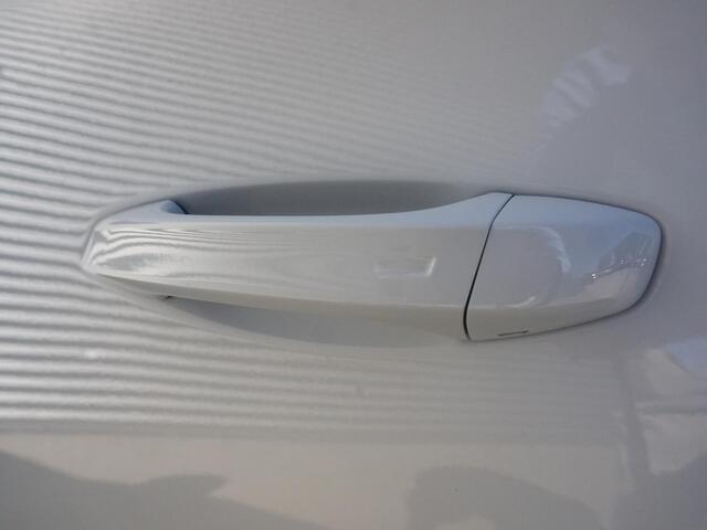 Peugeot 408 1.2 Allure Hybrid 145