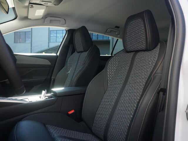 Peugeot 408 1.2 Allure Hybrid 145