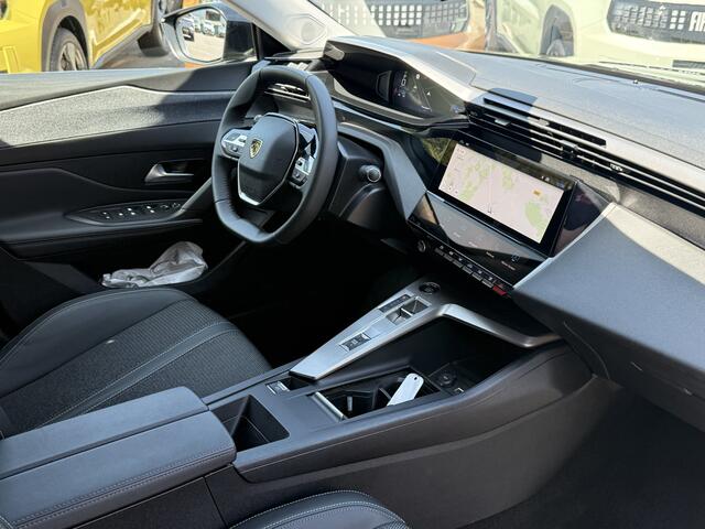 Peugeot 408 1.2 Hybrid 145 e-DCS6 Allure Adapt. Cruise / Camera / Carplay / Clima
