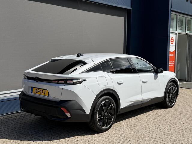 Peugeot 408 1.6 HYbrid 225 EAT8 Allure Avantage | Tot 8 jaar Garantie | Stekkerhybride | Slechts 4121 KM | 360 Graden Camera | Digitaal Dashboard | Dode Hoek Bewaking | LED Verlichting | Stoel & Stuurverwarming | Draadloos Apple Carplay & Android auto | Lichtmetalen velgen | Groot Multimedia Scherm |