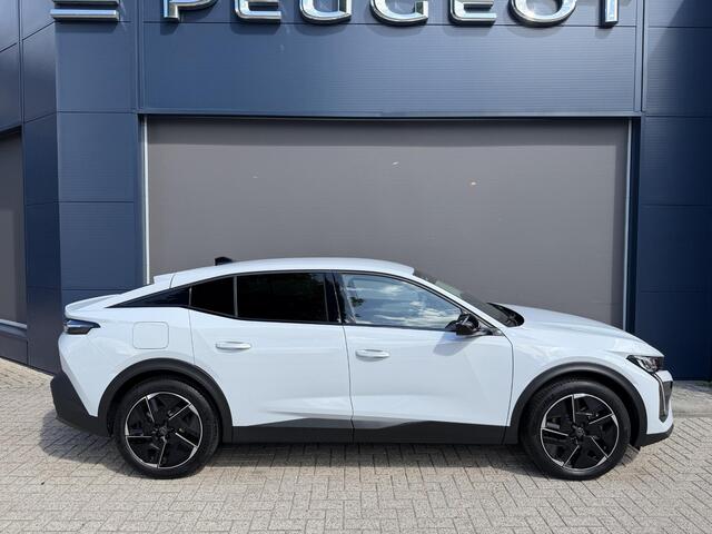 Peugeot 408 1.6 HYbrid 225 EAT8 Allure Avantage | Tot 8 jaar Garantie | Stekkerhybride | Slechts 4121 KM | 360 Graden Camera | Digitaal Dashboard | Dode Hoek Bewaking | LED Verlichting | Stoel & Stuurverwarming | Draadloos Apple Carplay & Android auto | Lichtmetalen velgen | Groot Multimedia Scherm |