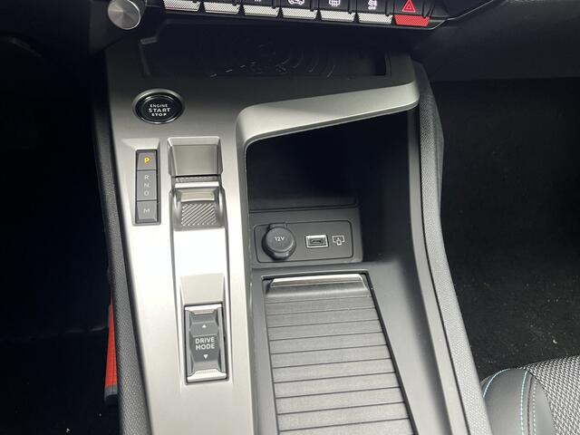 Peugeot 408 1.2 Hybrid 145 e-DCS6 Allure Aut/Ecc/Navi/Camera