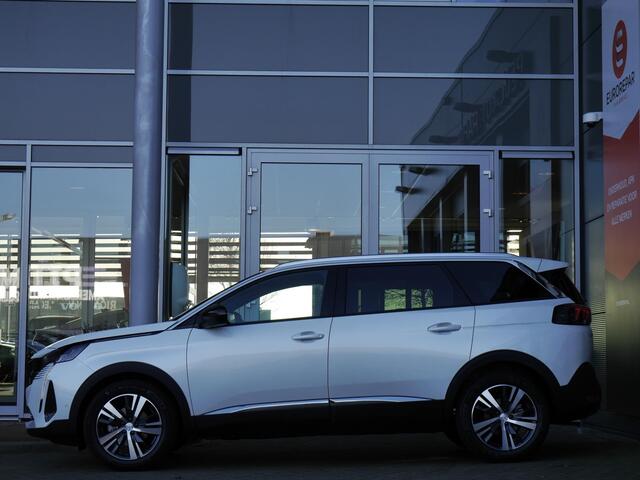 Peugeot 5008 1.2 Hybrid Allure Pack Business | Nieuwe auto | 7 zits | Stoelverwarming | Keyless entry en start | Draadloze telefoonlader | Parkeersensoren voor en achter | Camera | Lichtmetalen velgen |