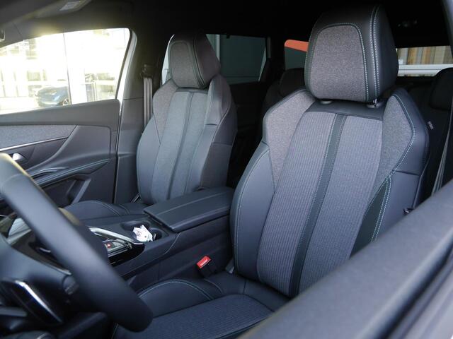 Peugeot 5008 1.2 Hybrid Allure Pack Business | Nieuwe auto | 7 zits | Stoelverwarming | Keyless entry en start | Draadloze telefoonlader | Parkeersensoren voor en achter | Camera | Lichtmetalen velgen |