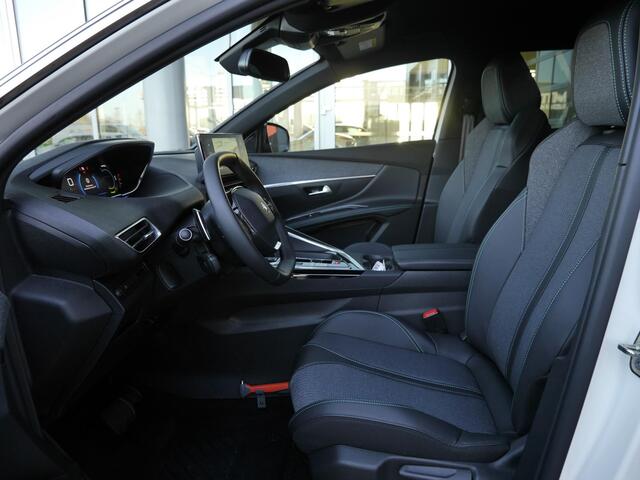 Peugeot 5008 1.2 Hybrid Allure Pack Business | Nieuwe auto | 7 zits | Stoelverwarming | Keyless entry en start | Draadloze telefoonlader | Parkeersensoren voor en achter | Camera | Lichtmetalen velgen |
