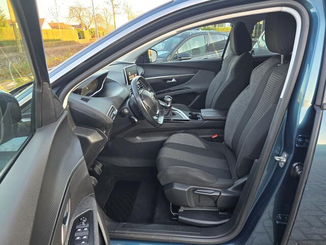 Peugeot 5008 1.2 PureTech Active / NWE Motor / 7 Persoons / Carplay / Trekhaak