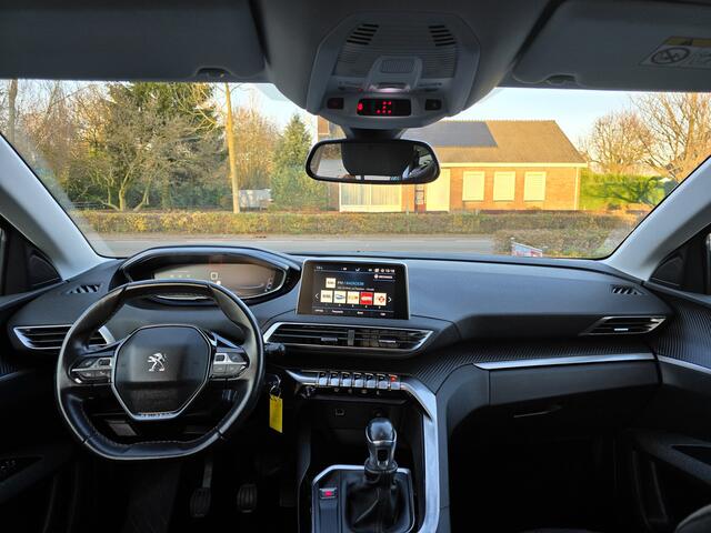 Peugeot 5008 1.2 PureTech Active / NWE Motor / 7 Persoons / Carplay / Trekhaak