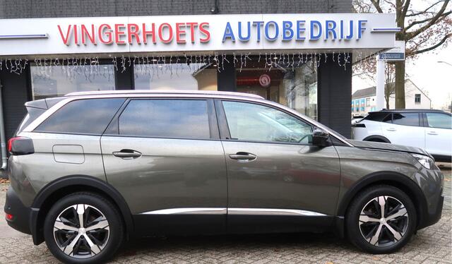 Peugeot 5008 1.2 Benzine 130 Pk * AUTOMAAT * Hele Luxe Allure * 5 Persoons Uitvoering * De MOOISTE * Zwart Leder * Massage Stoelen * Elektrisch Verstelbaar * Schuifdak * Hoge Zit * Keyless Entry & Start * Vingerhoets; Vierde Generatie Eersteklas Service !