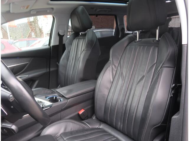 Peugeot 5008 1.2 Benzine 130 Pk * AUTOMAAT * Hele Luxe Allure * 5 Persoons Uitvoering * De MOOISTE * Zwart Leder * Massage Stoelen * Elektrisch Verstelbaar * Schuifdak * Hoge Zit * Keyless Entry & Start * Vingerhoets; Vierde Generatie Eersteklas Service !