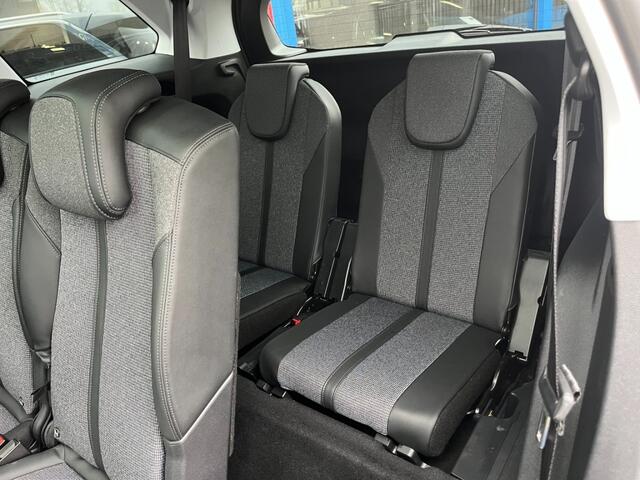 Peugeot 5008 1.2 130pk 7-Persoons Navi Carplay Panodak Led Airco(ECC)