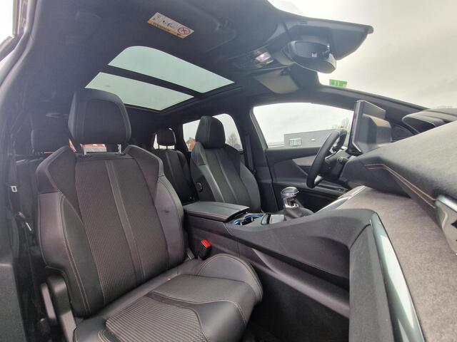 Peugeot 5008 1.2 Turbo GT | VERWACHT | Panoramadak | Navigatie | Achteruitrijcamera | Digitale cockpit