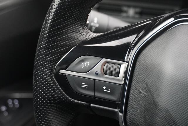 Peugeot 5008 BWJ 2018 131 PK 1.2 GT-Line 7 PERS. APPLE CARPLAY / ANDROID AUTO / CLIMA / NAVI / CRUISE / PDC / 19'' LMV / HALF LEDER / PRIV.GLAS / SPORTSTOELEN