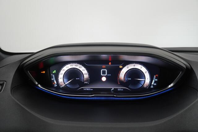 Peugeot 5008 BWJ 2018 131 PK 1.2 GT-Line 7 PERS. APPLE CARPLAY / ANDROID AUTO / CLIMA / NAVI / CRUISE / PDC / 19'' LMV / HALF LEDER / PRIV.GLAS / SPORTSTOELEN