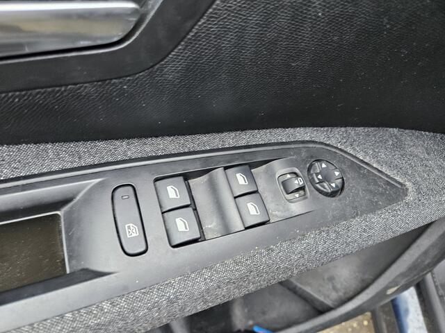 Peugeot 5008 1.2 PureTech Blue Lease Executive 7P (motor probleem)