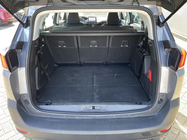 Peugeot 5008 130pk Avantage (Camera - Navigatie - Parkeersensoren - Automatische Airco - Apple carplay)