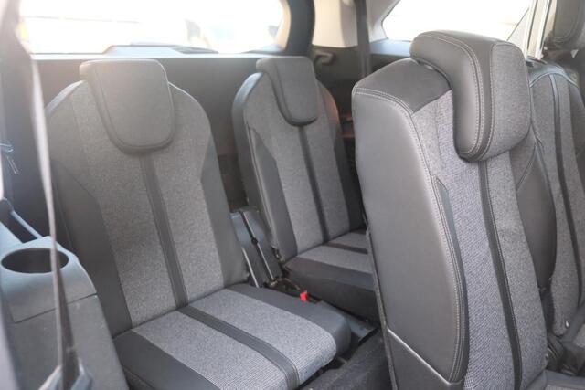 Peugeot 5008 1.2 PureTech 130pk Allure | Navi | Climate | Cruise | Camera | 19" velgen