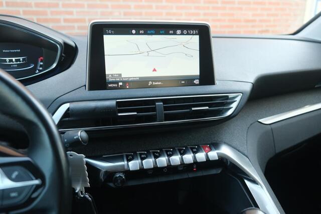 Peugeot 5008 1.2 PureTech 130pk Allure | Navi | Climate | Cruise | Camera | 19" velgen