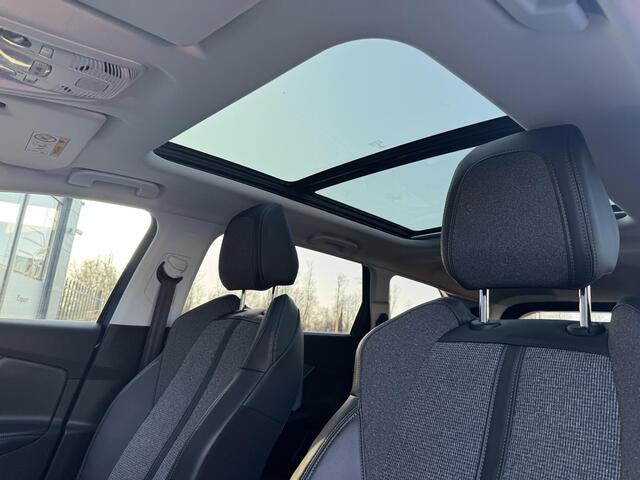 Peugeot 5008 1.2 PureTech Allure 7 Persoons,Automaat,Trekhaak,Pano,Navi,Stoelverwarming,Clima,Cruise,131pk,Halfleder,Pdc V+A,Lmv 18'',Apk tot 10-2025