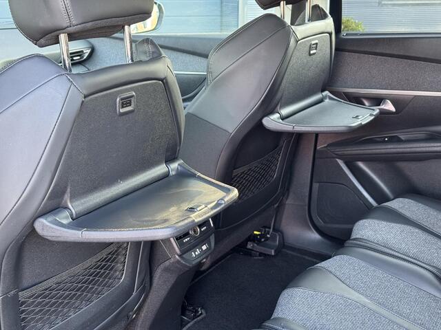 Peugeot 5008 1.2 PureTech Allure 7 Persoons,Automaat,Trekhaak,Pano,Navi,Stoelverwarming,Clima,Cruise,131pk,Halfleder,Pdc V+A,Lmv 18'',Apk tot 10-2025