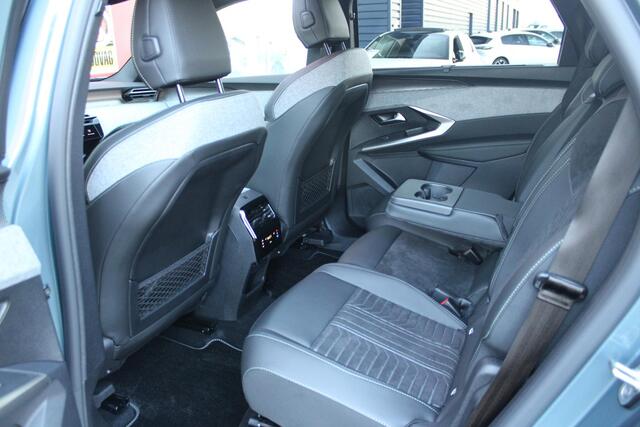 Peugeot 5008 1.2 Hybrid 136PK AUTOMAAT GT | PANORAMISCH SCHUIFDAK PACK | ALCANTARA BEKLEDING | ELEKTRISCH VERSTELBARE VOORSTOELEN MET GEHEUGENFUNCTIE | ACHTERBANK VERWARMD | DODEHOEK DETECTIE | 7-PERSOONS | ADAPTIVE CRUISE CONTROL | STOEL/STUUR VERWARMING | DRAADLOZE 