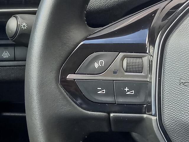 Peugeot 5008 1.2 PureTech Blue Lease Active 7-zitter en lage km's!!!!!