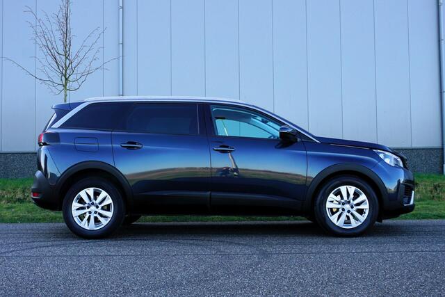 Peugeot 5008 1.2 PureTech Active Automaat |131 pk |Metallic blauw |Parkeersensoren |Navigatie |DAB |Carplay |Android auto |Lichtmetalen velgen